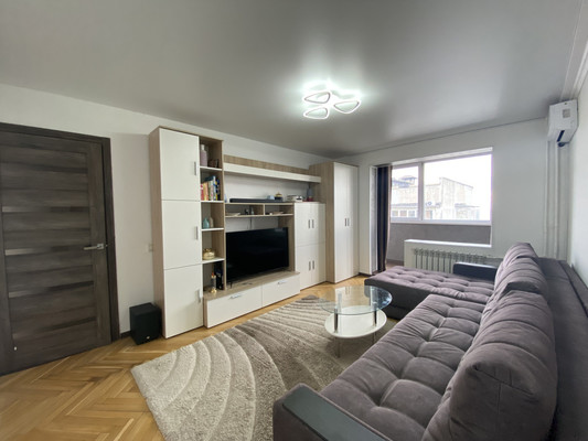 Продам трехкомнатную (3-комн.) квартиру, Звездная ул, 28, Туапсе г