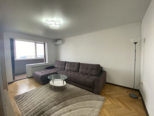 Продам трехкомнатную (3-комн.) квартиру, Звездная ул, 28, Туапсе г