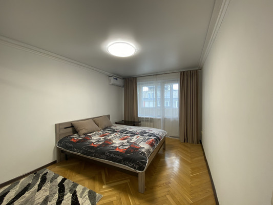 Продам трехкомнатную (3-комн.) квартиру, Звездная ул, 28, Туапсе г