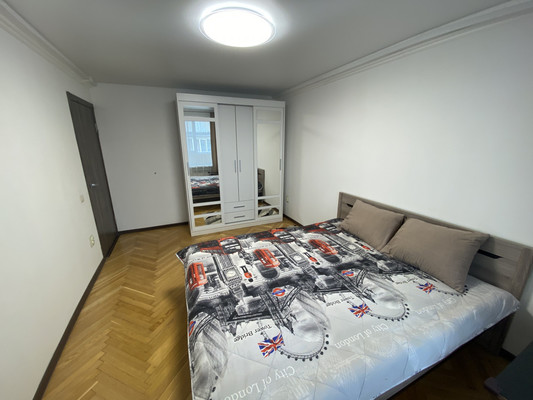Продам трехкомнатную (3-комн.) квартиру, Звездная ул, 28, Туапсе г