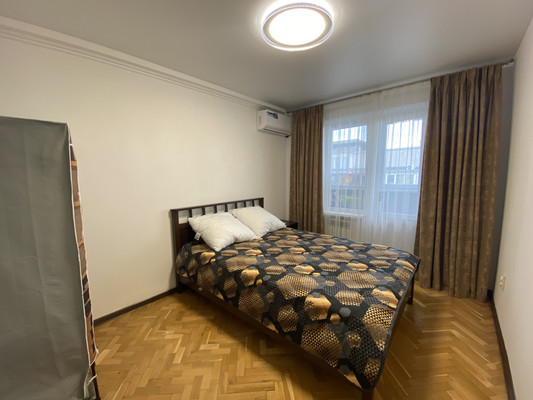 Продам трехкомнатную (3-комн.) квартиру, Звездная ул, 28, Туапсе г