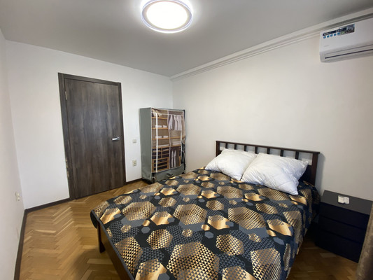 Продам трехкомнатную (3-комн.) квартиру, Звездная ул, 28, Туапсе г