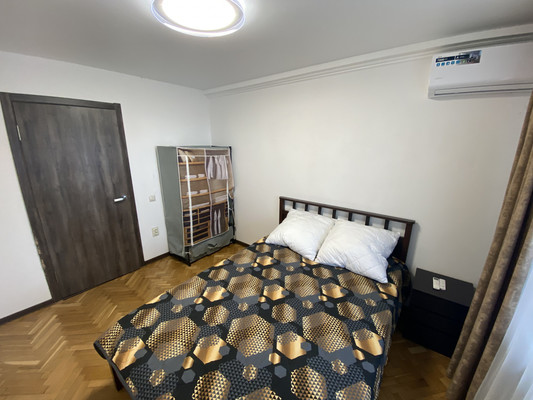 Продам трехкомнатную (3-комн.) квартиру, Звездная ул, 28, Туапсе г
