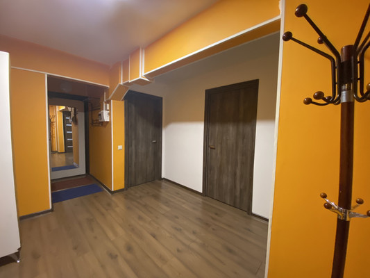 Продам трехкомнатную (3-комн.) квартиру, Звездная ул, 28, Туапсе г