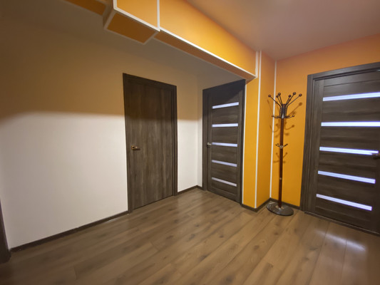 Продам трехкомнатную (3-комн.) квартиру, Звездная ул, 28, Туапсе г