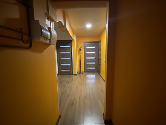 Продам трехкомнатную (3-комн.) квартиру, Звездная ул, 28, Туапсе г