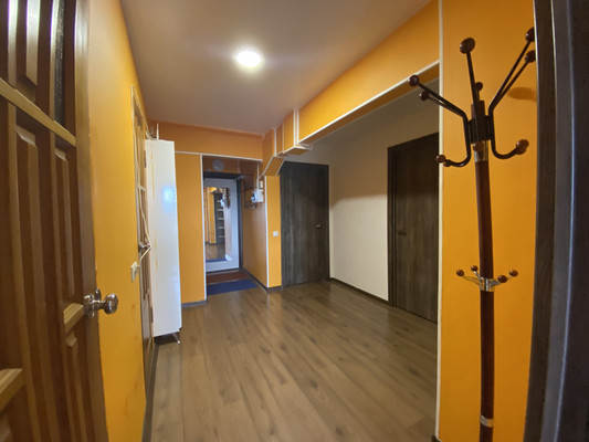 Продам трехкомнатную (3-комн.) квартиру, Звездная ул, 28, Туапсе г