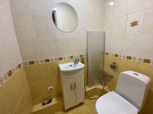 Продам трехкомнатную (3-комн.) квартиру, Звездная ул, 28, Туапсе г
