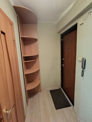 Продам однокомнатную (1-комн.) квартиру, Просторная ул, 2к1, Москва г