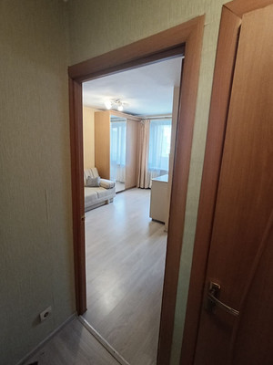 Продам однокомнатную (1-комн.) квартиру, Просторная ул, 2к1, Москва г