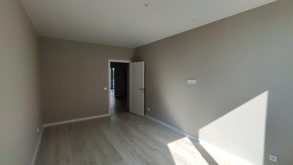 Продам трехкомнатную (3-комн.) квартиру, Большая Окружная 3-я ул, 243к3, Калининград г