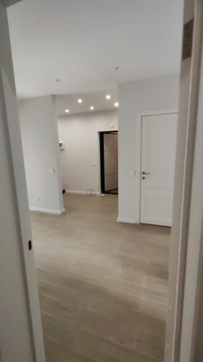 Продам трехкомнатную (3-комн.) квартиру, Большая Окружная 3-я ул, 243к3, Калининград г