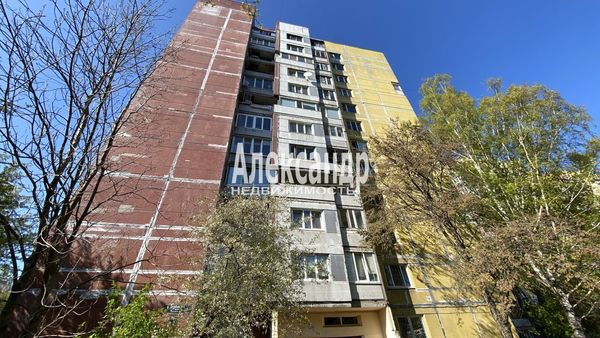Продам трехкомнатную (3-комн.) квартиру, Пулковское ш, 9к2, Санкт-Петербург г