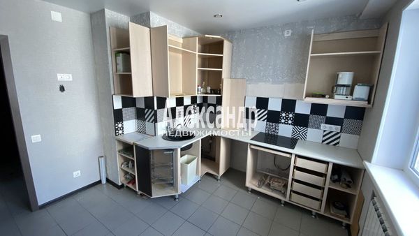 Продам трехкомнатную (3-комн.) квартиру, Пулковское ш, 9к2, Санкт-Петербург г