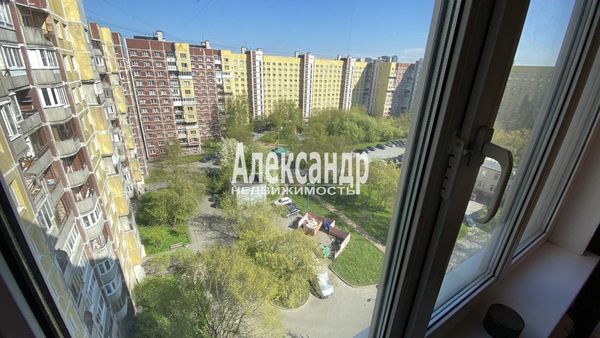 Продам трехкомнатную (3-комн.) квартиру, Пулковское ш, 9к2, Санкт-Петербург г