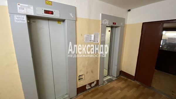 Продам трехкомнатную (3-комн.) квартиру, Пулковское ш, 9к2, Санкт-Петербург г