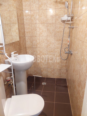 Продам двухкомнатную (2-комн.) квартиру, Школьная ул, 36, Хадыженск г
