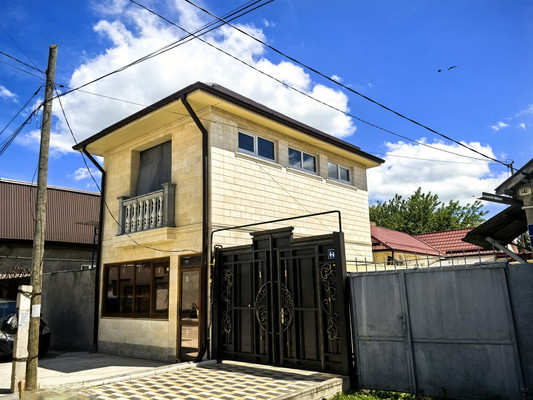 Продам двухкомнатную (2-комн.) квартиру, Крестьянская ул, 14, Нальчик г