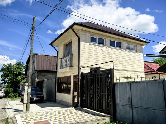 Продам двухкомнатную (2-комн.) квартиру, Крестьянская ул, 14, Нальчик г