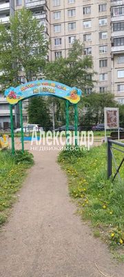 Продам комнату в 6-комн. квартире, Есенина ул, 36к3, Санкт-Петербург г