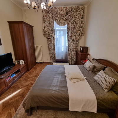 Продам трехкомнатную (3-комн.) квартиру, Чехова пр-кт, 23, Ростов-на-Дону г