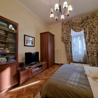 Продам трехкомнатную (3-комн.) квартиру, Чехова пр-кт, 23, Ростов-на-Дону г