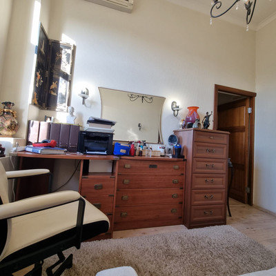 Продам трехкомнатную (3-комн.) квартиру, Чехова пр-кт, 23, Ростов-на-Дону г