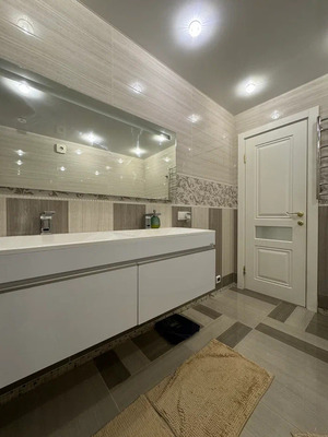 Продам трехкомнатную (3-комн.) квартиру, Свободы ул, 155, Киров г