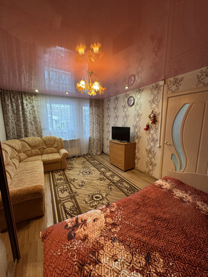 Продам трехкомнатную (3-комн.) квартиру, Восточная ул, 22, Киров г