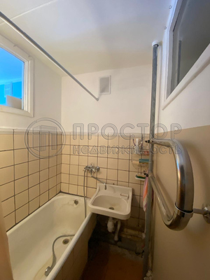 Продам трехкомнатную (3-комн.) квартиру, Василисы Кожиной ул, 8к3, Москва г