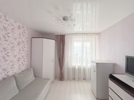 Продам трехкомнатную (3-комн.) квартиру, Производственная ул, 10, Киров г