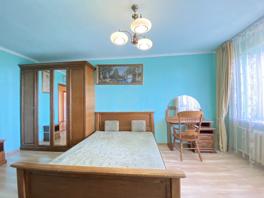 Продам трехкомнатную (3-комн.) квартиру, Магнитогорская ул, 5/65б, Ростов-на-Дону г
