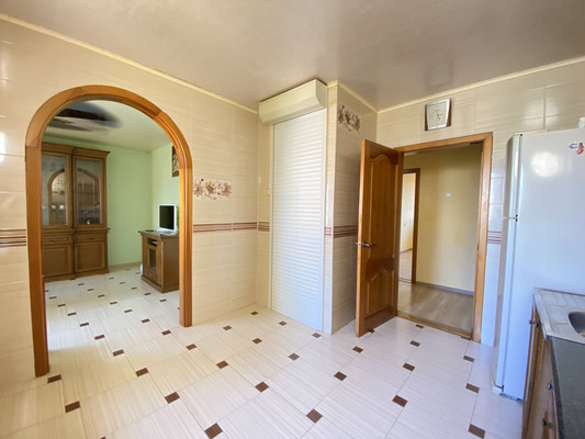 Продам трехкомнатную (3-комн.) квартиру, Магнитогорская ул, 5/65б, Ростов-на-Дону г