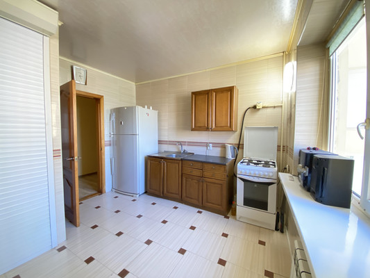 Продам трехкомнатную (3-комн.) квартиру, Магнитогорская ул, 5/65б, Ростов-на-Дону г