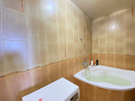Продам трехкомнатную (3-комн.) квартиру, Магнитогорская ул, 5/65б, Ростов-на-Дону г