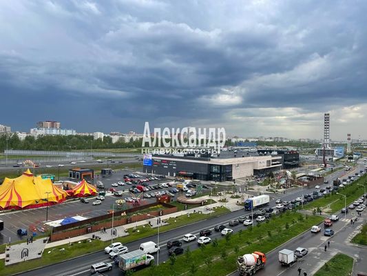 Продам однокомнатную (1-комн.) квартиру, Охтинская аллея, 12, Мурино п