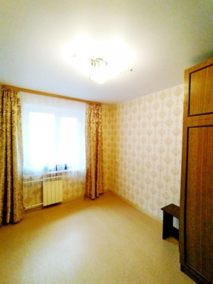 Продам трехкомнатную (3-комн.) квартиру, Островского ул, 33, Рязань г