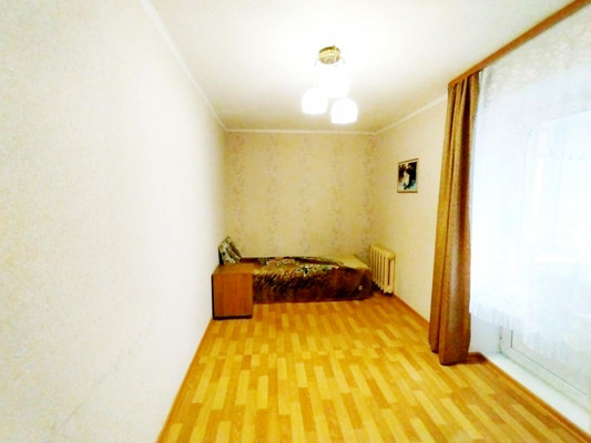 Продам трехкомнатную (3-комн.) квартиру, Островского ул, 33, Рязань г