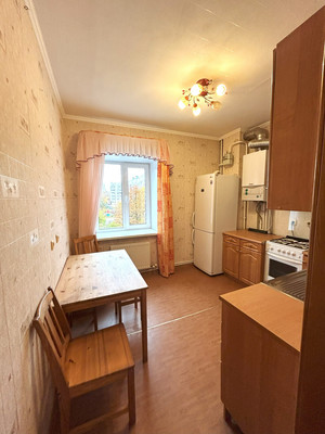 Продам трехкомнатную (3-комн.) квартиру, Заозерная ул, 1, Кузьмоловский гп