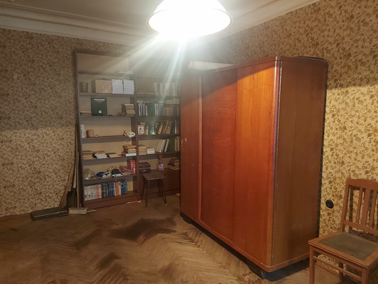 Продам 2-комн. в 7-комн. квартире, Суворовский пр-кт, 13, Санкт-Петербург г