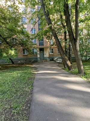 Продам однокомнатную (1-комн.) квартиру, Просторная ул, 2к1, Москва г
