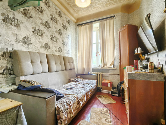 Продам комнату в 4-комн. квартире, Советская ул, 30/24, Глазово д