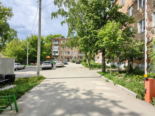 Продам комнату в 4-комн. квартире, Советская ул, 30/24, Глазово д