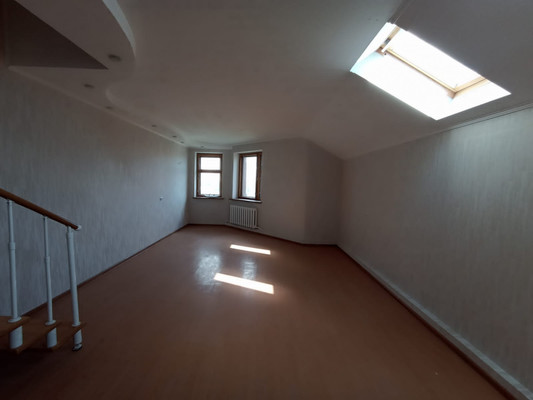 Продам трехкомнатную (3-комн.) квартиру, Гагарина ул, 7И, Волгодонск г