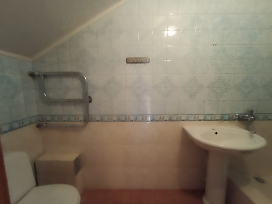 Продам трехкомнатную (3-комн.) квартиру, Гагарина ул, 7И, Волгодонск г