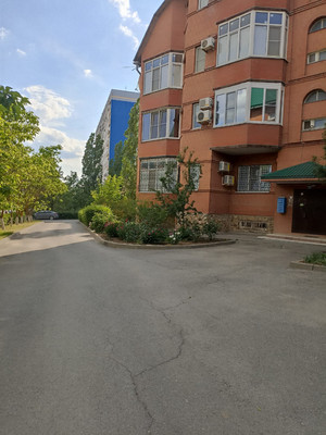 Продам трехкомнатную (3-комн.) квартиру, Гагарина ул, 7И, Волгодонск г