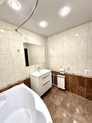 Продам двухкомнатную (2-комн.) квартиру, Ивана Попова ул, 60, Киров г