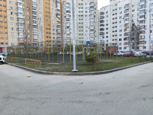 Продам двухкомнатную (2-комн.) квартиру, Ямашева пр-кт, 61, Казань г