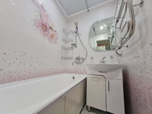 Продам двухкомнатную (2-комн.) квартиру, Магистральное ш, 13к6, Комсомольск-на-Амуре г