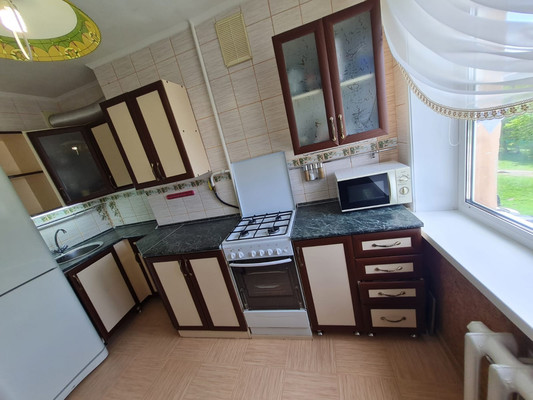 Продам двухкомнатную (2-комн.) квартиру, Магистральное ш, 13к6, Комсомольск-на-Амуре г